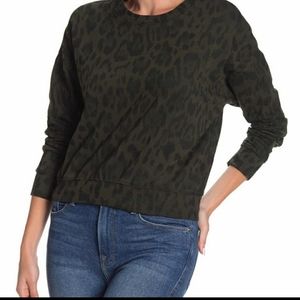 Socialite Leopard print crop sweater L